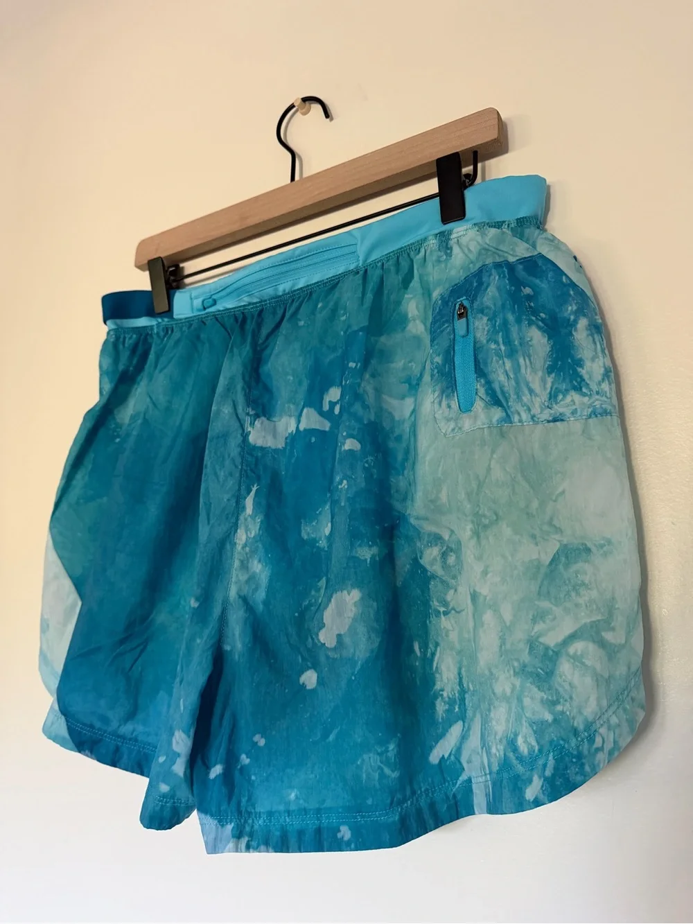 Nike Blue Turquoise Marble/Tie-Dye Print Athletic Shorts